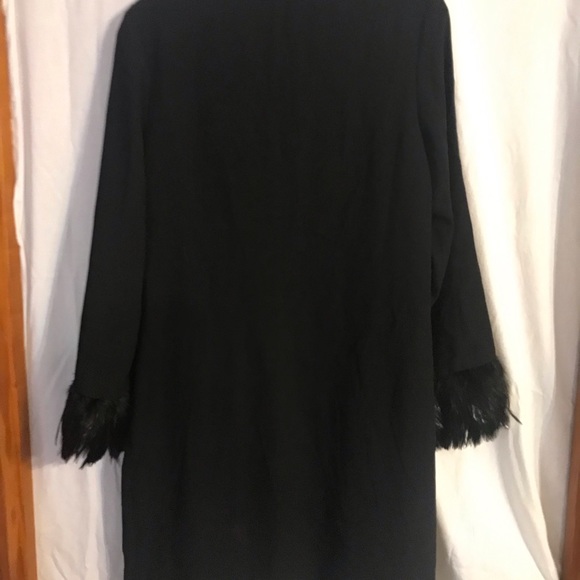 Harve Benard by Benard Holtzman black size 4 knee length jacket. - Picture 8 of 9